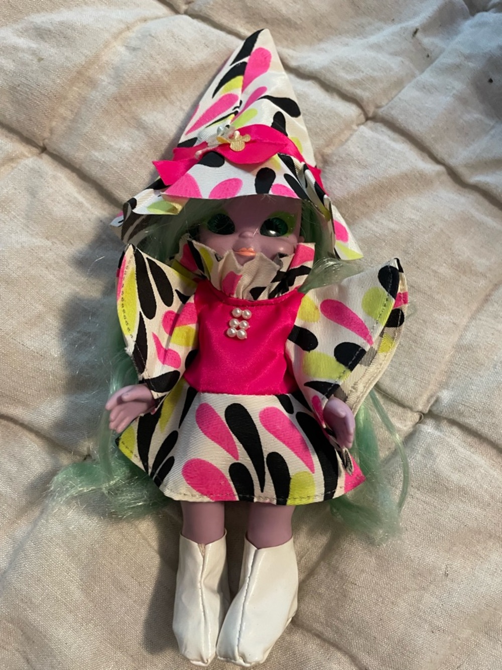Vintage 1972 Emerald the Enchanted With Doll and clothing lot - Picture 15 of 16